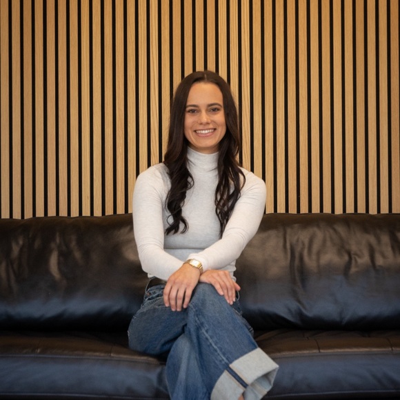 Meet your Posher, Kayla - Picture 1 of 1